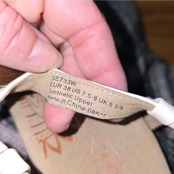 Aetrax White Thong Slingback Sandals Womans Size 7.5-8 - Picture 6 of 6